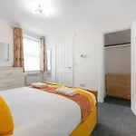 Apartamento New! Stylish 5-bed In Stockton-on-tees By With Us, Perfect For Contractors & Large Groups, Free Parking!