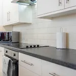 Appartamento New! Stylish 5-bed In Stockton-on-tees By With Us, Perfect For Contractors & Large Groups, Free Parking!