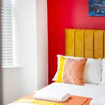 Appartamento New! Stylish 5-bed In Stockton-on-tees By With Us, Perfect For Contractors & Large Groups, Free Parking! Thornaby on Tees