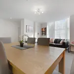 Appartamento New! Stylish 5-bed In Stockton-on-tees By With Us, Perfect For Contractors & Large Groups, Free Parking! *