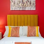 Appartamento New! Stylish 5-bed In Stockton-on-tees By With Us, Perfect For Contractors & Large Groups, Free Parking! *