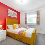New! Stylish 5-bed In Stockton-on-tees By With Us, Perfect For Contractors & Large Groups, Free Parking! Thornaby on Tees