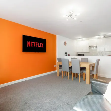Apartment New! Stylish 5-bed In Stockton-on-tees By With Us, Perfect For Contractors & Large Groups, Free Parking! *