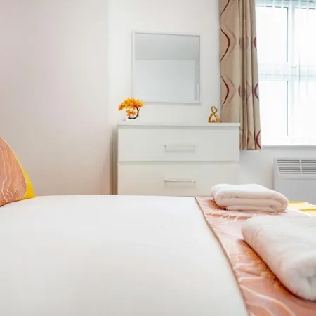 Apartmán New! Stylish 5-bed In Stockton-on-tees By With Us, Perfect For Contractors & Large Groups, Free Parking! Thornaby on Tees