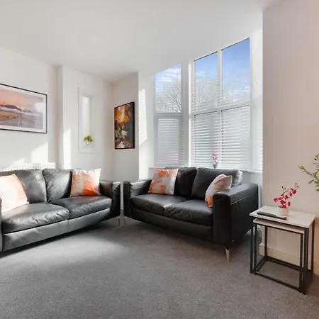 New! Stylish 5-bed In Stockton-on-tees By With Us, Perfect For Contractors & Large Groups, Free Parking! アパート *