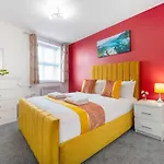 New! Stylish 5-bed In Stockton-on-tees By With Us, Perfect For Contractors & Large Groups, Free Parking! Daire
