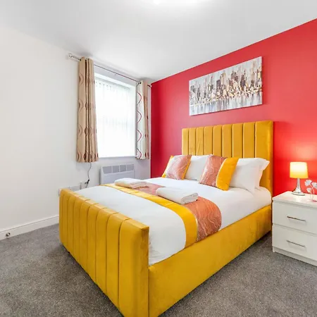 New! Stylish 5-bed In Stockton-on-tees By With Us, Perfect For Contractors & Large Groups, Free Parking!