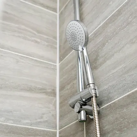 Apartament New! Stylish 5-bed In Stockton-on-tees By With Us, Perfect For Contractors & Large Groups, Free Parking! *