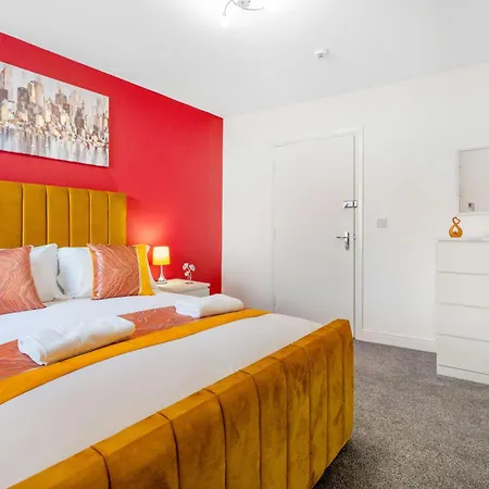 New! Stylish 5-bed In Stockton-on-tees By With Us, Perfect For Contractors & Large Groups, Free Parking!