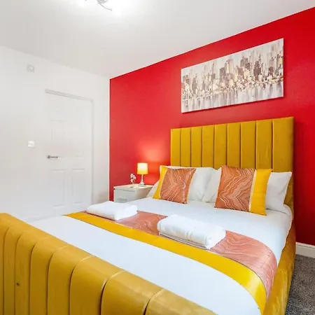 New! Stylish 5-bed In Stockton-on-tees By With Us, Perfect For Contractors & Large Groups, Free Parking!